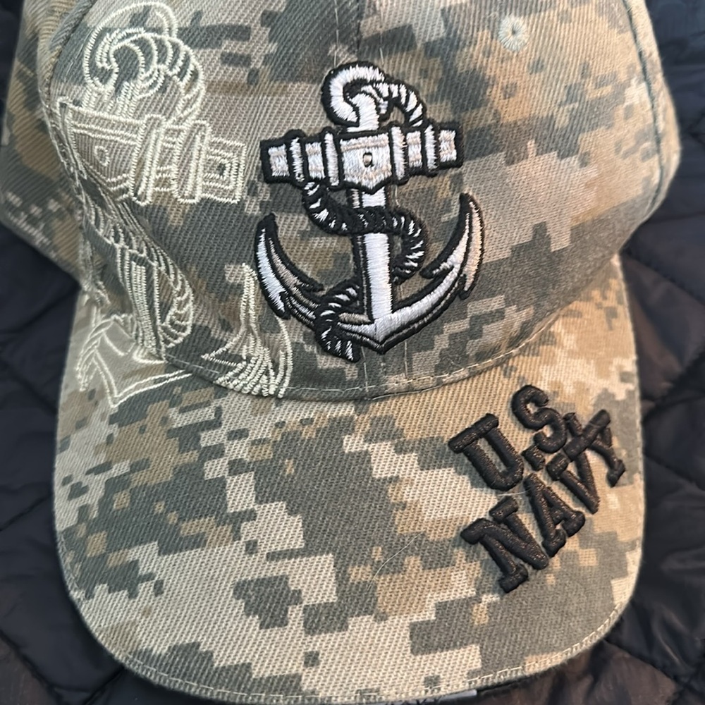 Officially Licensed Camo US Navy Hat NWOT - Picture 2 of 6